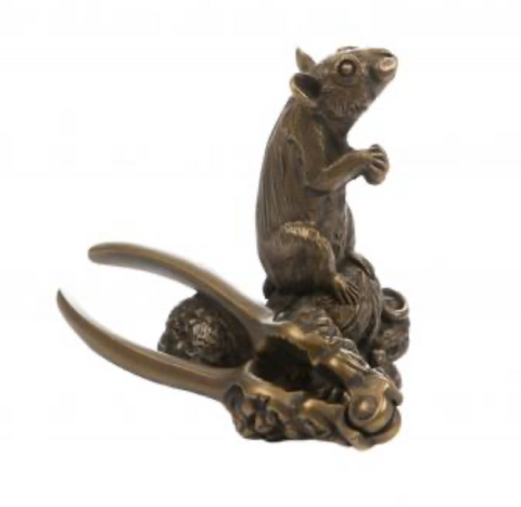 Oriele Bronze: Mouse with Nutcrackers
